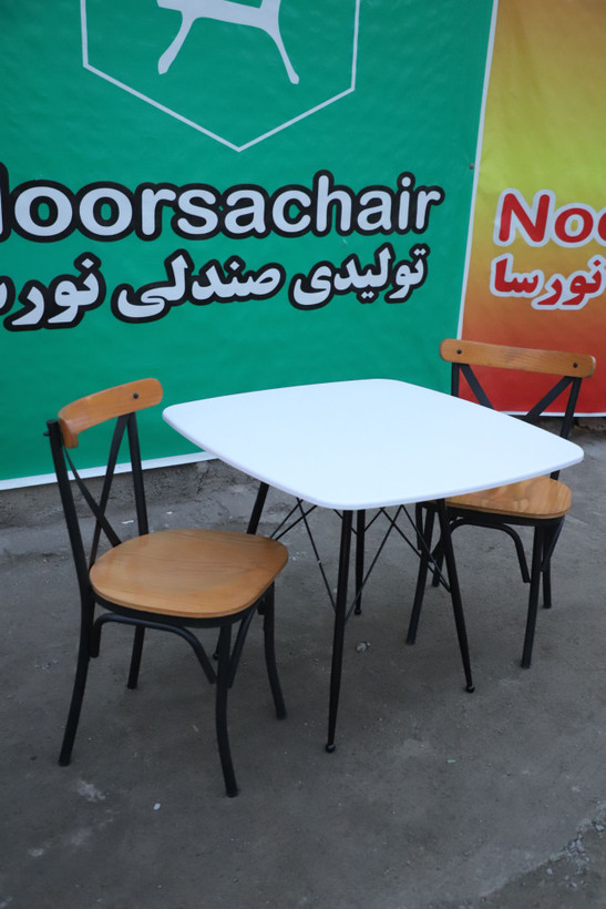 ست ۲ نفره میز ایفلی و صندلی تونت با هماهنگی رنگ و دکوراسیون