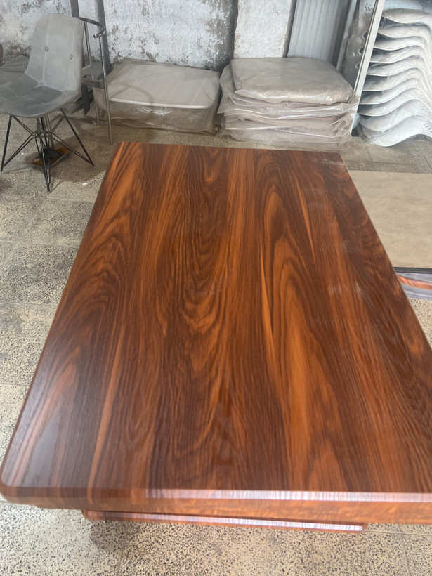 طرح چوب تیره