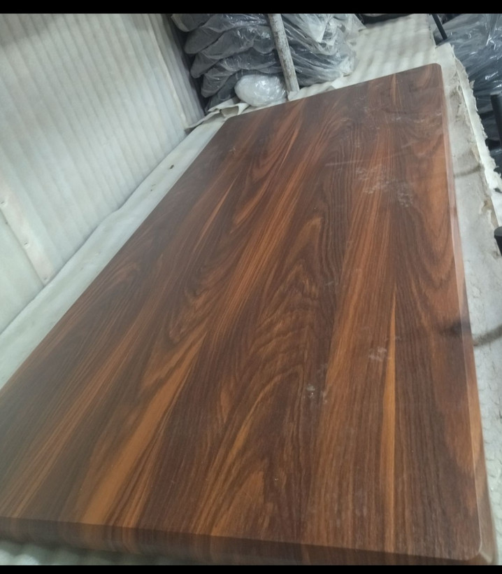 طرح چوب تیره