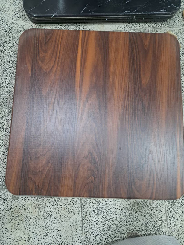 طرح چوب تیره