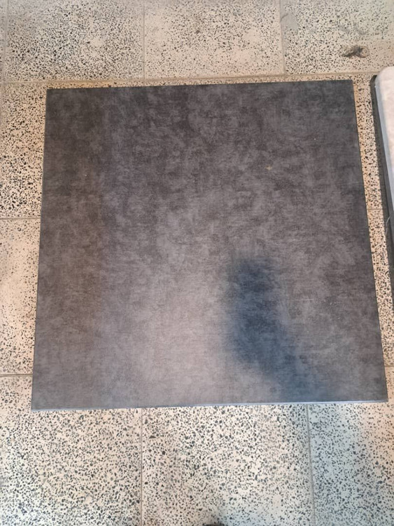 طوسی بتنی تیره