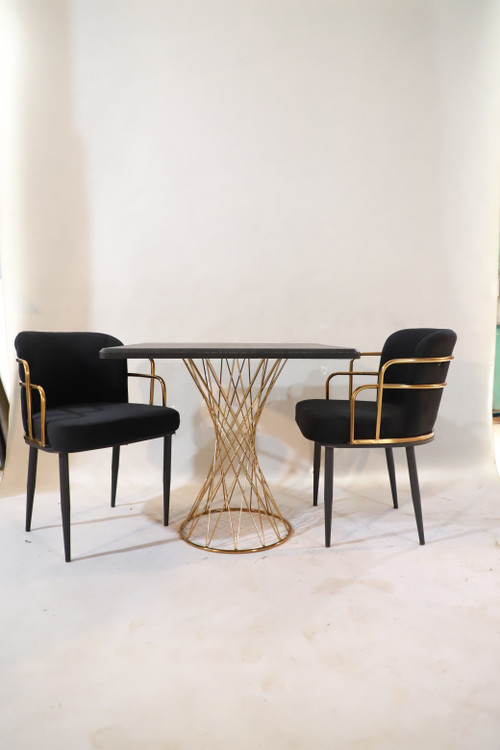 میز برتویا با صفحه MDF و لبه دوبل، مناسب استفاده طولانیمدت